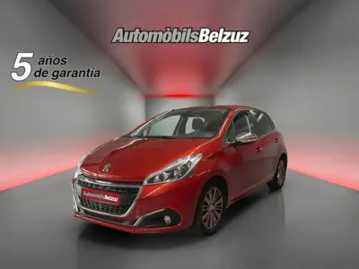 Usado Peugeot 208 Active 100 CV (73 kW) 2019 Rojo Utilitario