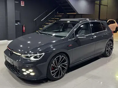 Usado VW Golf VIII GTI 245 CV (180 kW) 2021 Gris Utilitario