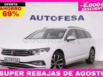 Usado VW Passat Executive 122 CV (89 kW) 2023 Blanco Familiar