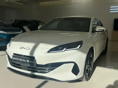Używany BYD Seal Comfort 212 KM (155 kW) 2025 Biały Sedan/Limuzyna