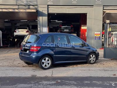 Mercedes B200