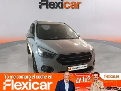 Usado Ford Kuga Titanium 120 CV (88 kW) 2019 Blanco SUV