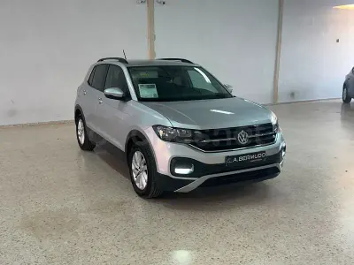 Usado VW T-Cross Advance 115 CV (84 kW) 2019 Gris / plata SUV