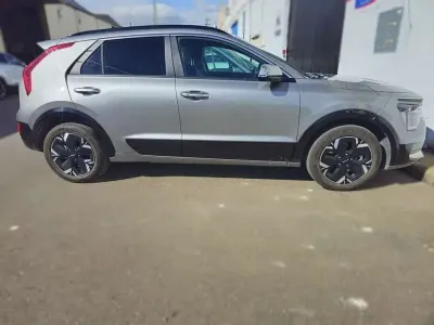 Usado Kia e-Niro 150 kW (204 CV) 2023 Gris SUV