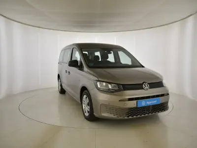 Usado VW Caddy Maxi 122 CV (89 kW) 2025 Beige Monovolumen