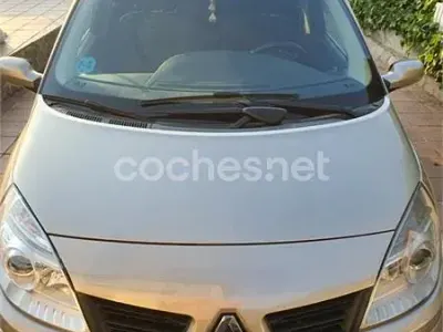 Usado Renault Grand Scénic II Dynamique 135 CV (99 kW) 2008 Beige Monovolumen