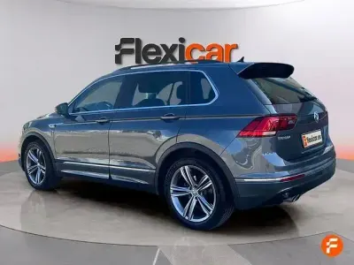 Usado VW Tiguan R-line 150 CV (110 kW) 2020 Gris SUV