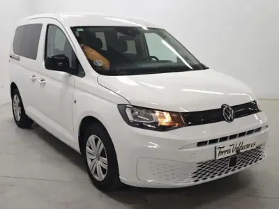 Usado VW Caddy 102 CV (75 kW) 2021 Blanco Monovolumen