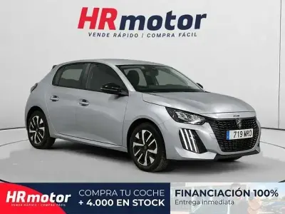 Usado Peugeot 208 Active 75 CV (55 kW) 2024 Gris Utilitario