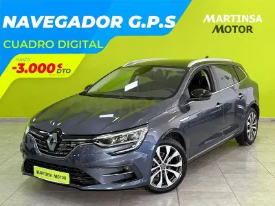 Usado Renault Mégane GrandTour Techno 140 CV (102 kW) 2024 Gris / plata Familiar