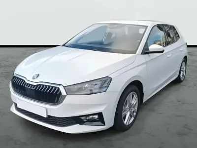Usado Skoda Fabia Selection 95 CV (69 kW) 2025 Blanco Utilitario