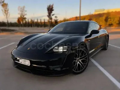 Usado Porsche Taycan 4S 389 kW (530 CV) 2023 Negro Berlina