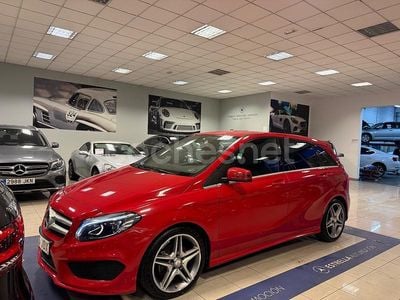 Usado Mercedes B200 AMG line 136 CV (100 kW) 2015 Rojo Monovolumen