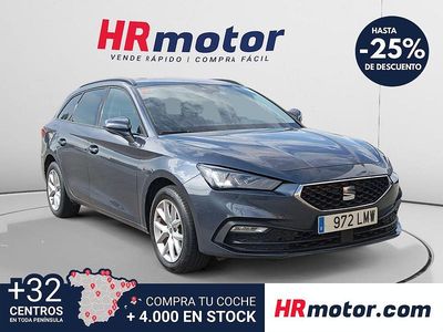 Usado Seat Leon Style 131 CV (96 kW) 2021 Gris / plata Familiar