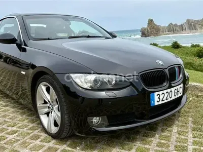 Usado BMW 320 Cabriolet 170 CV (125 kW) 2008 Negro Descapotable
