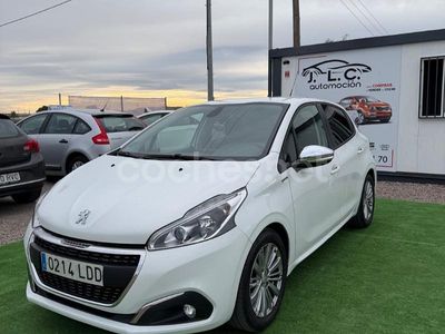 Blanco Usado 2020 Peugeot 208 Allure Utilitario | 10.500 € (Precio justo)