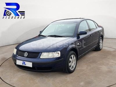 Azul Usado 2000 VW Passat Comfortline Berlina | 2399 € (Un poco caro)