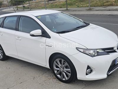 Toyota Auris Hybrid