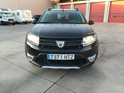 Usado Dacia Sandero Stepway 89 CV (65 kW) 2014 Negro