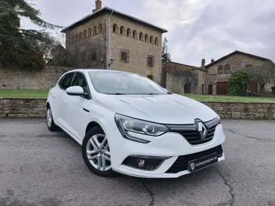 Usado Renault Mégane Intens 101 CV (74 kW) 2016 Blanco Utilitario