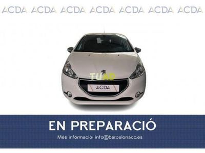 usado Peugeot 208 ALLURE 1.2L PureTech 82 cv