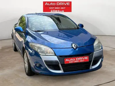 Usado Renault Mégane III 105 CV (77 kW) 2010 Azul Berlina