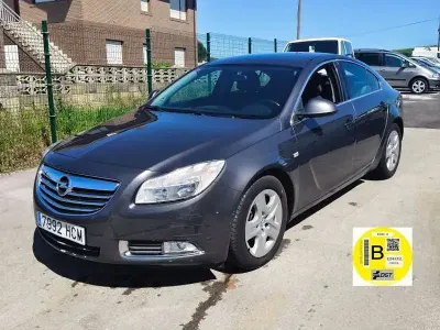 Usado Opel Insignia Cosmo 131 CV (96 kW) 2011 Gris Berlina