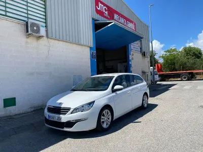Begagnad Peugeot 308 SW Business-Line 120 HK (88 kW) 2015 Vit Kombi