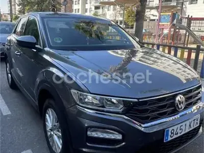 Usado VW T-Roc Edition 115 CV (84 kW) 2019 Gris / plata SUV