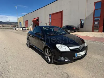 Usado Opel Tigra Sport 90 CV (66 kW) 2007 Negro Descapotable