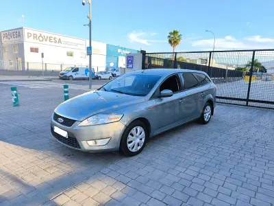 Usado Ford Mondeo Ghia 145 CV (106 kW) 2007 Beige Familiar