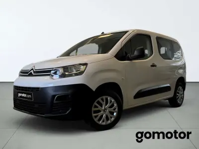 Usado Citroën Berlingo Live 102 CV (75 kW) 2023 Blanco Monovolumen
