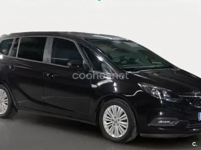 Usado Opel Zafira Selective 140 CV (102 kW) 2017 Negro Monovolumen