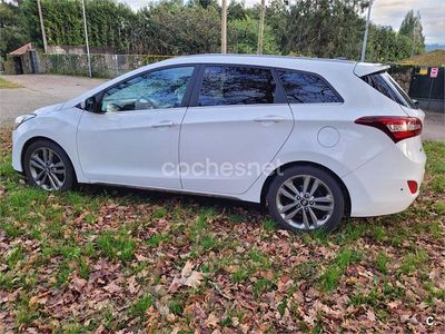 Blanco Usado 2017 Hyundai i30 Blackline Familiar | 7300 €