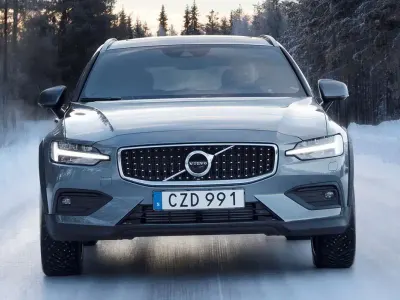 Begagnad Volvo V60 CC 190 HK (139 kW) 2019 Vit Kombi