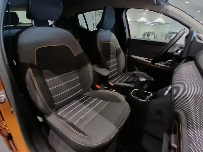 Usado Dacia Sandero Comfort 91 CV (66 kW) 2022 Naranja Berlina