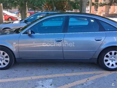Usado Audi A6 150 CV (110 kW) 2000 Gris / plata Berlina