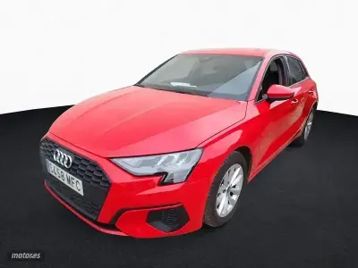 Usado Audi A3 110 CV (80 kW) 2023 Rojo Berlina