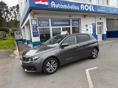 Usado Peugeot 308 Style 130 CV (95 kW) 2021 Gris / plata Berlina
