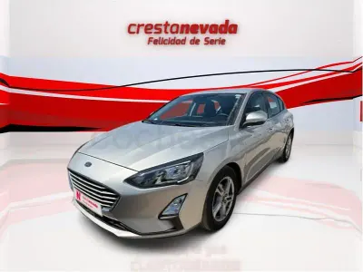 Usado Ford Focus Trend 125 CV (91 kW) 2021 Gris / plata Berlina