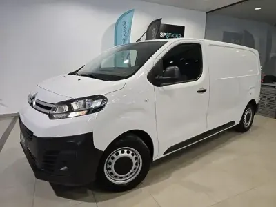 Usado Citroën Jumpy Comfort 120 CV (88 kW) 2023 Blanco Monovolumen