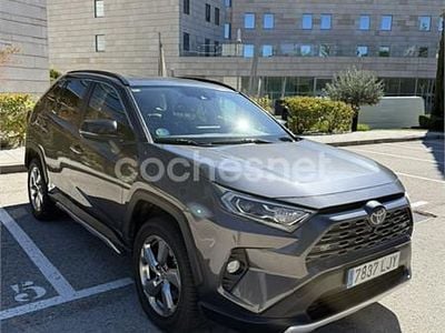 Usado Toyota RAV4 Hybrid Luxury 222 CV (163 kW) 2020 Gris / plata SUV