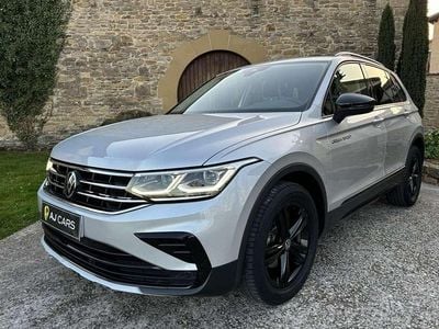 Usado VW Tiguan Sportline 131 CV (96 kW) 2022 Gris / plata SUV