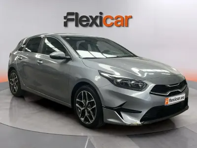 Usado Kia Ceed 120 CV (88 kW) 2021 Gris Utilitario