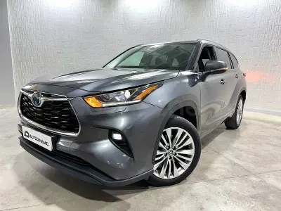 Usado Toyota Highlander Advance 248 CV (182 kW) 2024 Gris / plata SUV