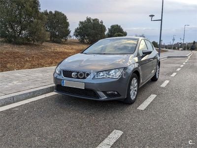 Usado Seat Leon Style 105 CV (77 kW) 2014 Gris / plata Berlina