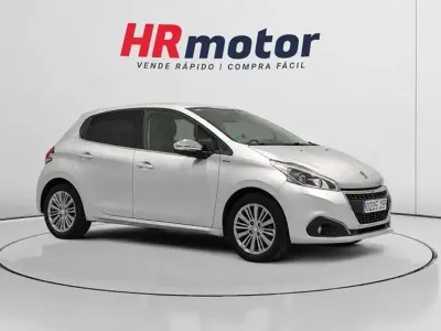 Usado Peugeot 208 Style 82 CV (60 kW) 2016 Gris Utilitario