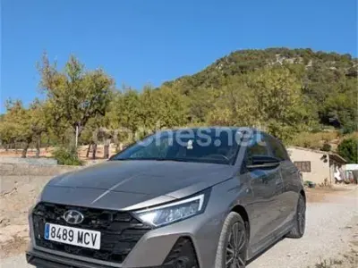 Usado Hyundai i20 N Line 100 CV (73 kW) 2022 Gris / plata Utilitario