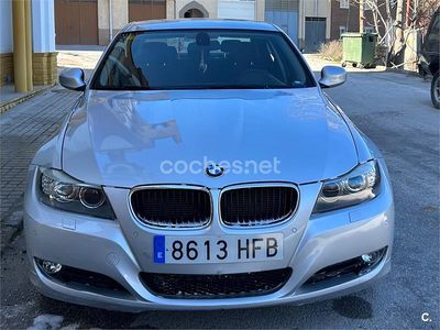 Usado BMW 318 Comfort Edition 143 CV (105 kW) 2011 Gris / plata Berlina