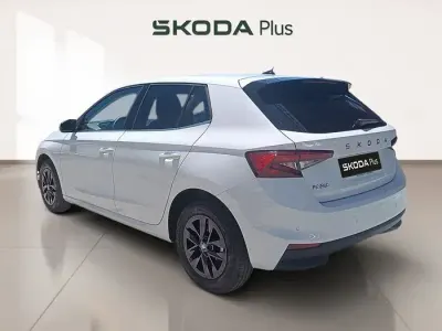 Usado Skoda Fabia Selection 95 CV (69 kW) 2025 Blanco Utilitario